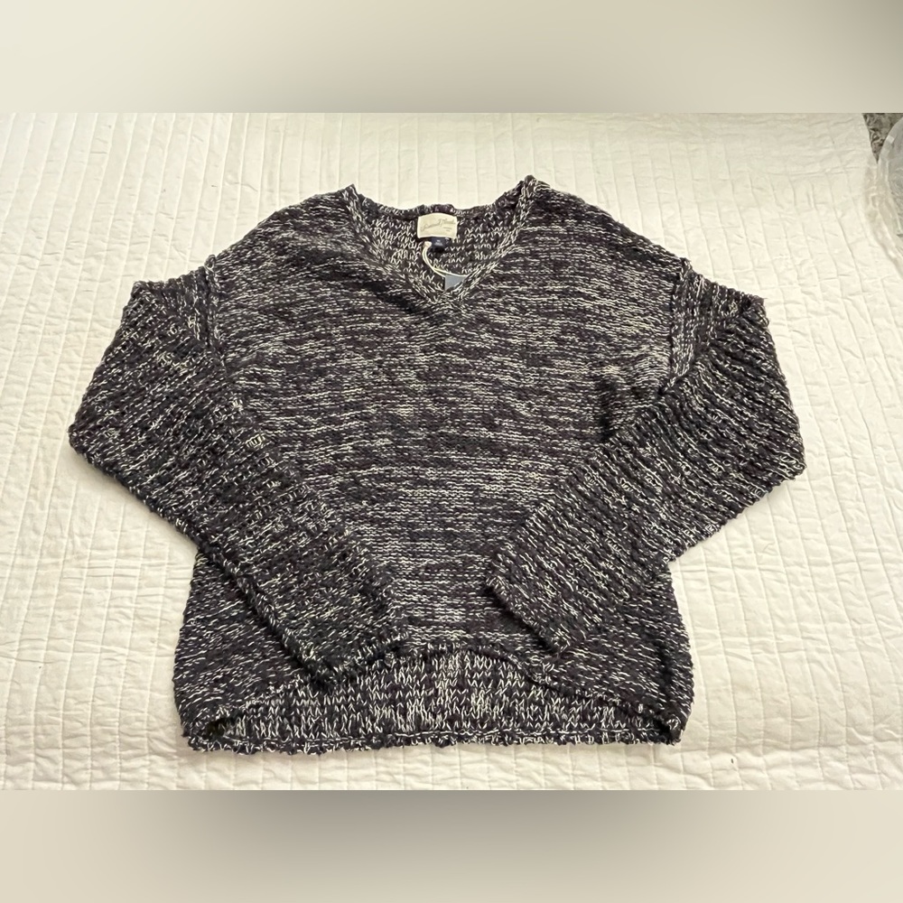 Universal thread grey exposed seam sweater NWT